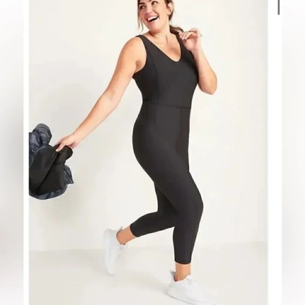 Old Navy Powersoft Performance Cropped Bodysuit Pockets Black NEW